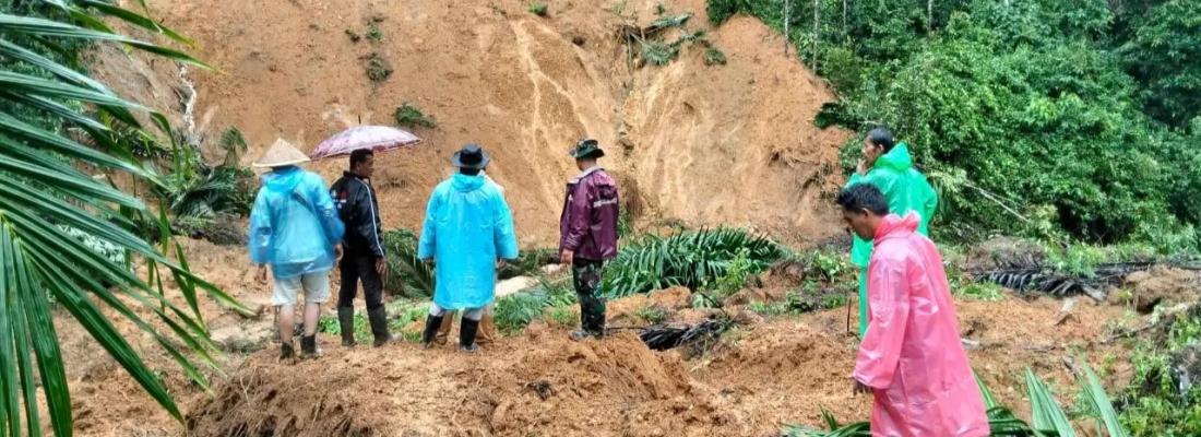 Landslides in Indonesia caused by Cyclone Senyar. (Photo: Indonesian National Board for Disaster Management, Public domain, via Wikimedia Commons.)